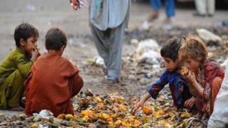 कंगाल पाकिस्तान पर गरीबी की मार, हुई बढ़ौतरी