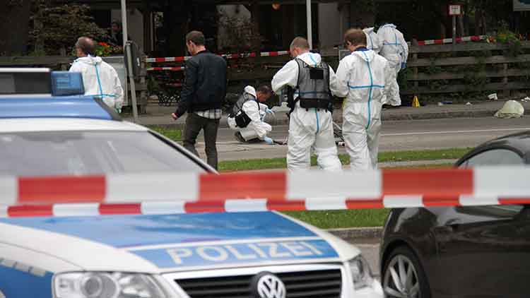 जर्मनी में संदिग्ध ने चाकू से हमले किए, 3लोगों की मौत