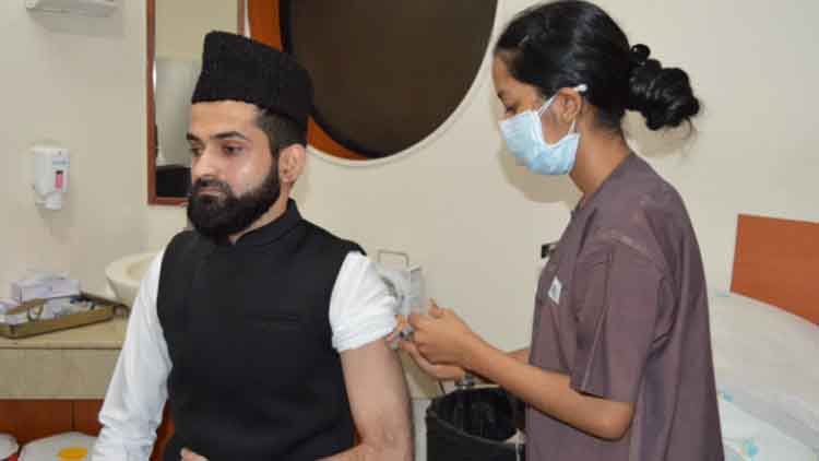https://www.hindi.awazthevoice.in/upload/news/162497646752_Shahi_Imam_Bukhari,_Go_and_get_yourself_vaccinated_3.jpg