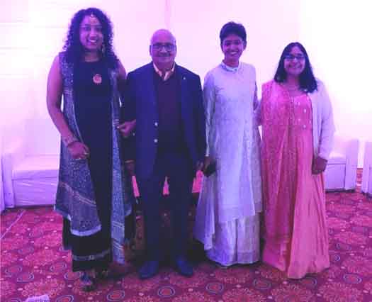 https://www.hindi.awazthevoice.in/upload/news/162772284705_Prerna_Wadikar,_Indian_Women_honored_with_Vice_Chancellor_Social_Impact_Award_at_Oxford_3.jpg