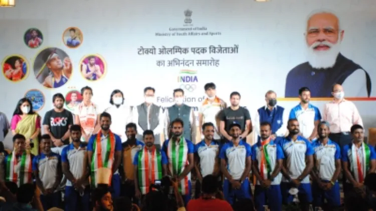 एथलीटों ने सिर्फ पदक ही नहीं, भारतीयों के दिल भी जीते : अनुराग
