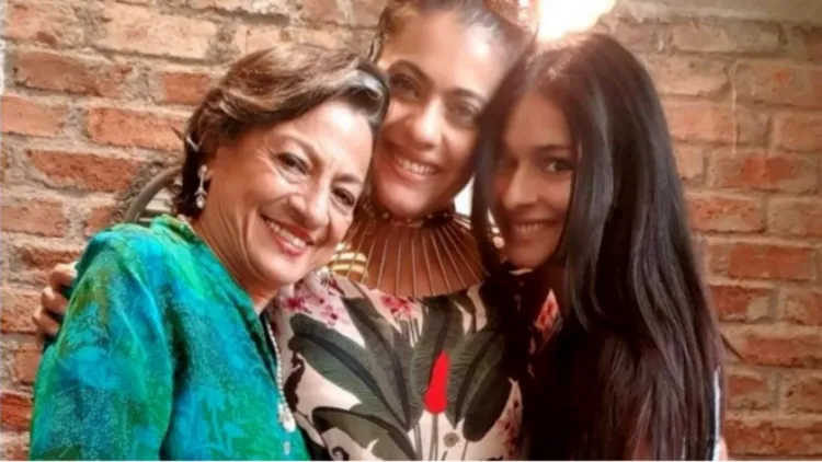 kajol with mother