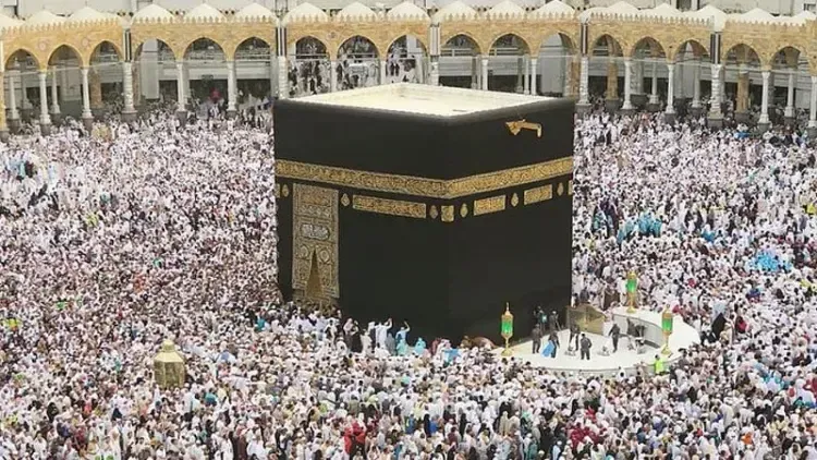 सऊदीः मस्जिद-उल-हरम और मस्जिद-ए-नबवी में सोशल डिस्टेंसिंग लगा प्रतिबंध हटा