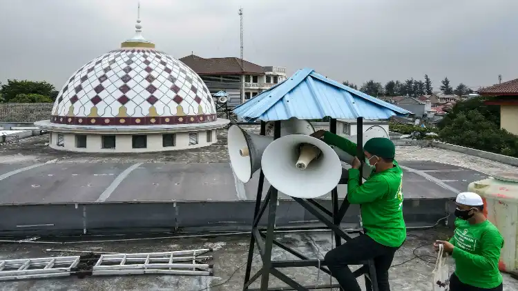 इंडोनेशियाः हजारों मस्जिदों में लाउडस्पीकरों की आवाज कम की गई