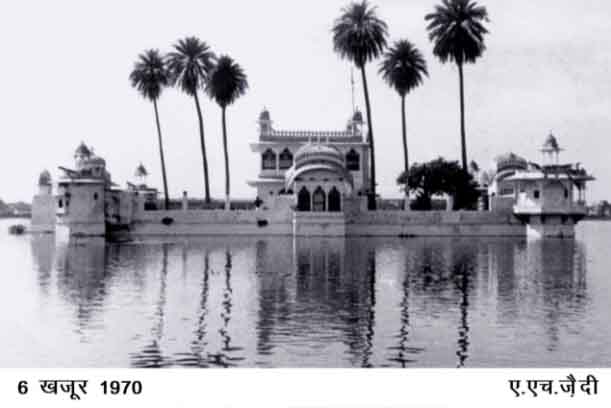 https://www.hindi.awazthevoice.in/upload/news/163483780305_Abdul_Hanif_Zaidi,_Fifty_Years_of_Heritage_Photography_08.jpg