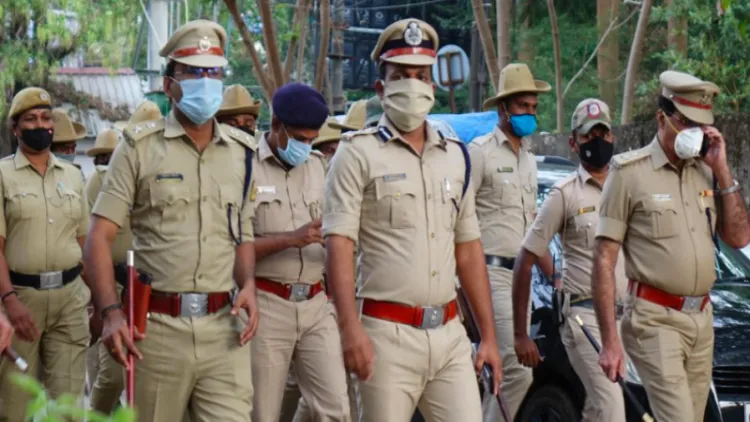 कर्नाटक : बजरंग दल ने बुलाया बंद, बढ़ाई सुरक्षा
