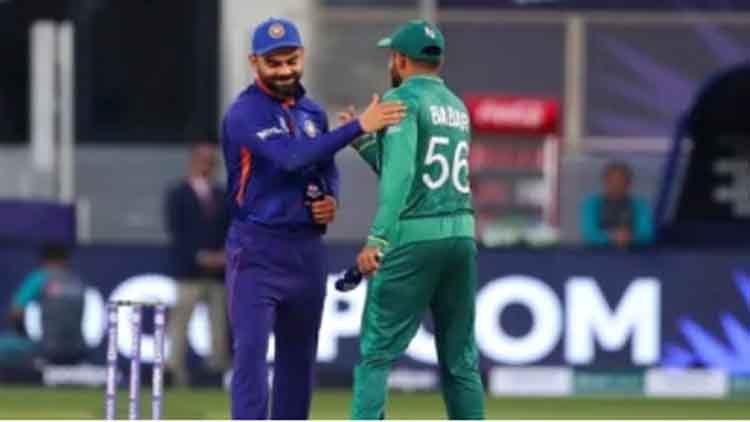 टी20 विश्व कपः भारत के विरुद्ध पाकिस्तान ने जीता टॉस, करेगा गेंदबाजी