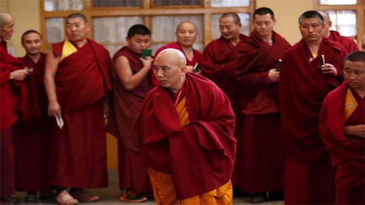 चीन ने तिब्बती भिक्षुओं को मठ छोड़ने के लिए किया मजबूर