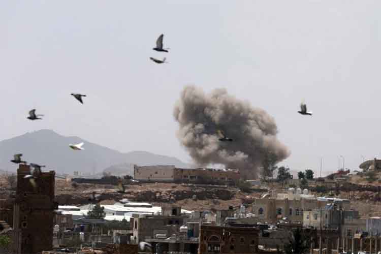 यमन के हाउती बागियों पर हवाई हमले तेज हुए