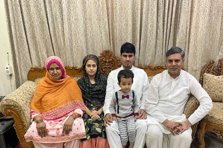  डॉ फरहाना रहमान परिवार के साथ, फाइल फोटो