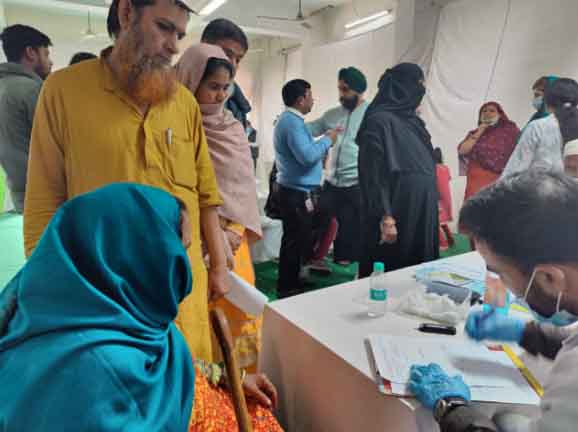 https://www.hindi.awazthevoice.in/upload/news/163818841318_Awaaz-e-Khwateen_organizes_free_diabetes_check-up_and_awareness_camp_5.jpg
