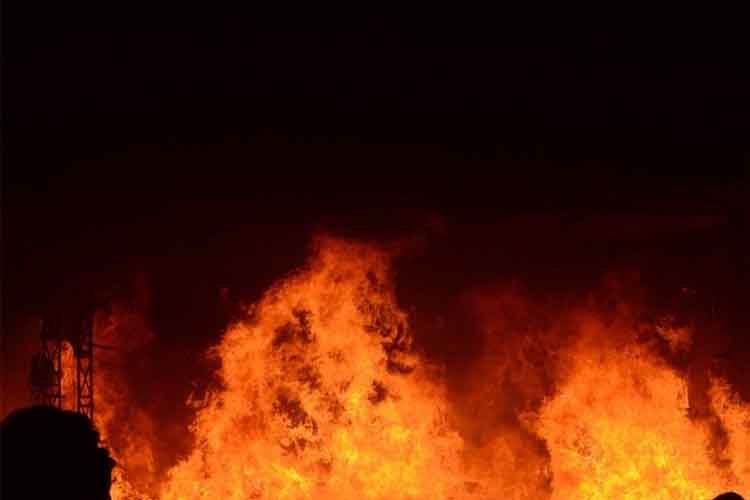 कश्मीरः गुरेज में अग्निकांड से 10 मकान जलकर खाक