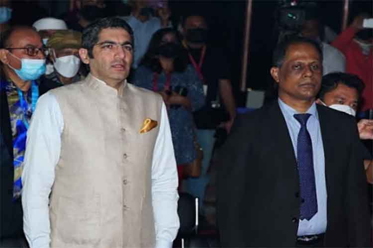 दुबई एक्सपो में भारत के महावाणिज्य दूत डॉ अमन पुरी और दुबई में बांग्लादेश के महावाणिज्य दूत बीएम जमाल हुसैन 