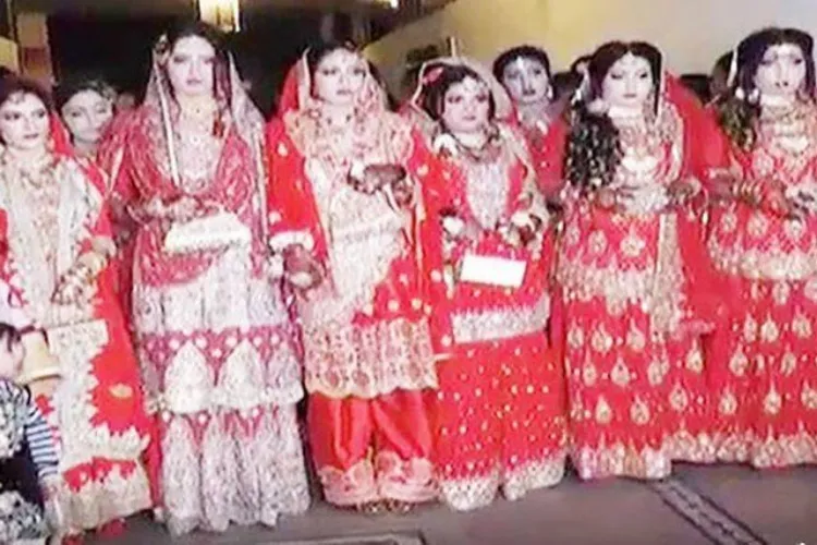 पाकिस्तानः सामूहिक समारोह में 6 भाइयों से 6 बहनों से शादी