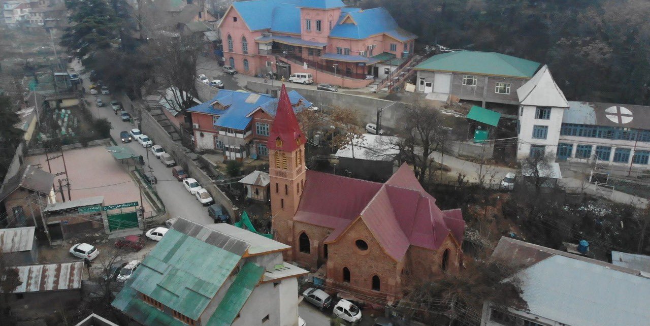 https://www.hindi.awazthevoice.in/upload/news/164034385619_A_Bird's_eye_view_of_the_renovated_St_Lukes_Church_4.jpg