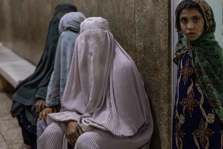 अफगानिस्तान में दो जून की रोटी को तरस रहे लोग