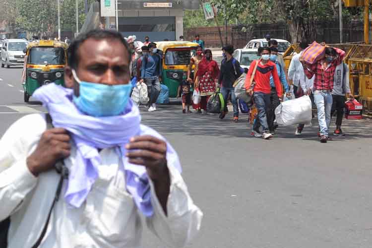 लॉकडाउन के डर से मजदूर दिल्ली नहीं छोड़ रहे: पुलिस