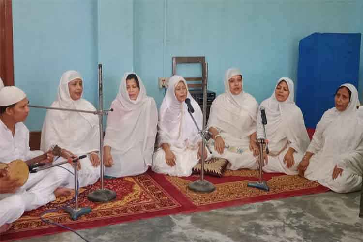 https://www.hindi.awazthevoice.in/upload/news/164449271510_Assam_Outstanding_performance_of_Hindu_women's_groups_in_Muslim_devotional_song_'Jikir'_3.jpg