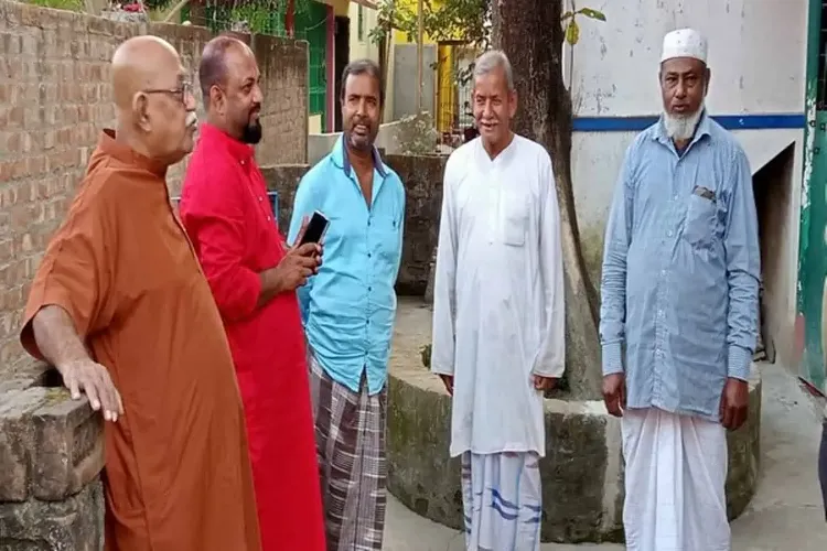 पश्चिम बंगाल में हिंदू परिवार 50 साल से कर रहा है मस्जिद की देखभाल 