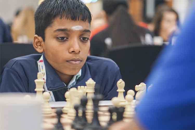 ऑनलाइन शतरंज टूर्नामेंट: भारतीय ग्रैंड मास्टर प्रज्ञानानंद ने विश्व चैंपियन कार्लसन को हराया 