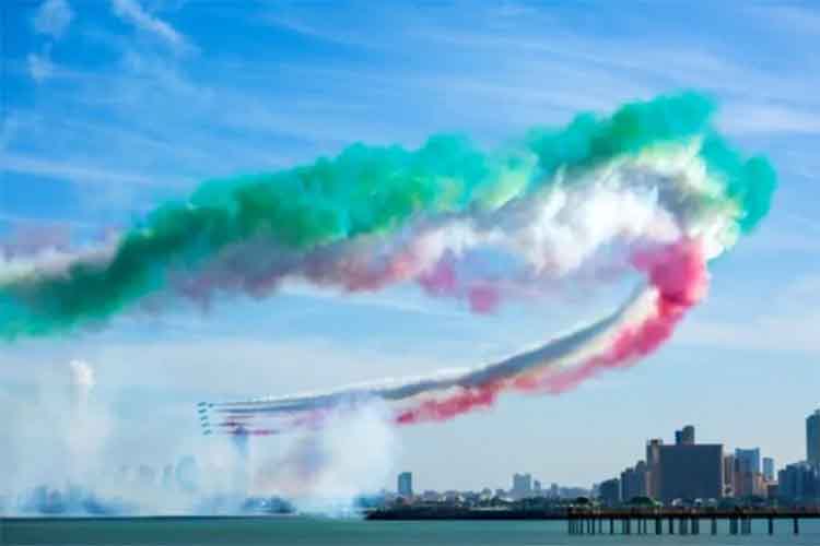 कुवैत: राष्ट्रीय मुक्ति दिवस पर एयर शो आयोजित 