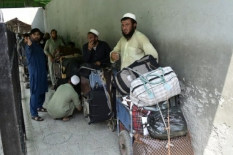 तालिबान का दावा: पांच लाख अफगान शरणार्थी वापस लौटे
