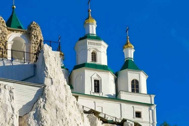 रूस का दावा: हवाई हमले में यूक्रेन का रूढ़िवादी मठ ध्वस्त किया 