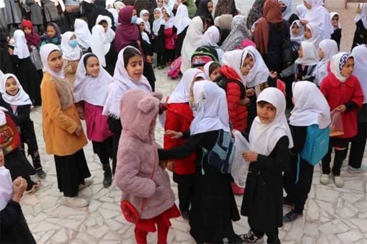 तालिबान के गर्ल्स स्कूल न खोलने की पश्चिमी देशों ने की निंदा
