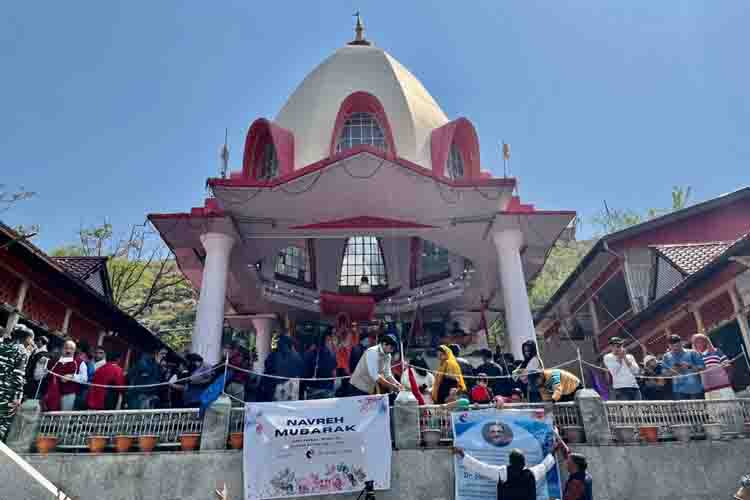 श्रीनगर: तीन दशकों बाद 'नवरेह' पर कश्मीरी पंडितों ने शारिका मंदिर में की भव्य पूजा 