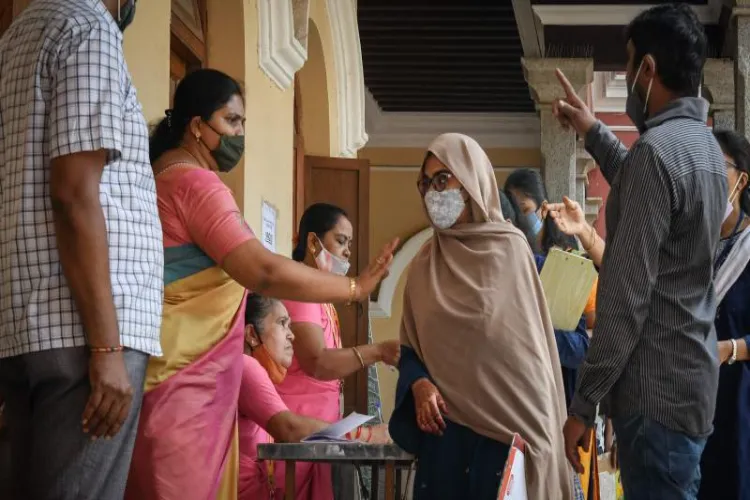 कर्नाटकः हिजाबी शिक्षक परीक्षा में ड्यूटी नहीं कर सकेंगी