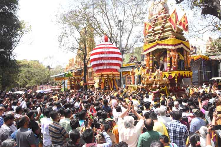कर्नाटक: अब मंदिर दर्शन के दौरान मुस्लिम ड्राइवरों पर प्रतिबंध लगाने का अभियान