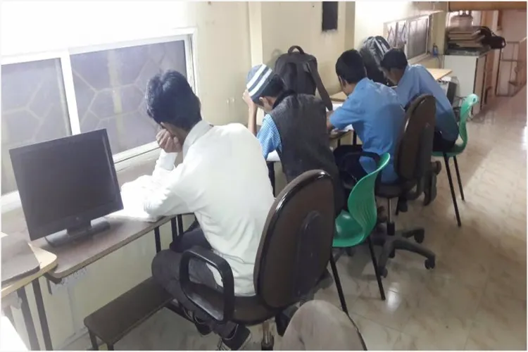 पुणे : अलखैर ने तैयार किया मुफ्त स्टडीरूम, बदल गया स्लम के बच्चों के पढ़ने का तरीका