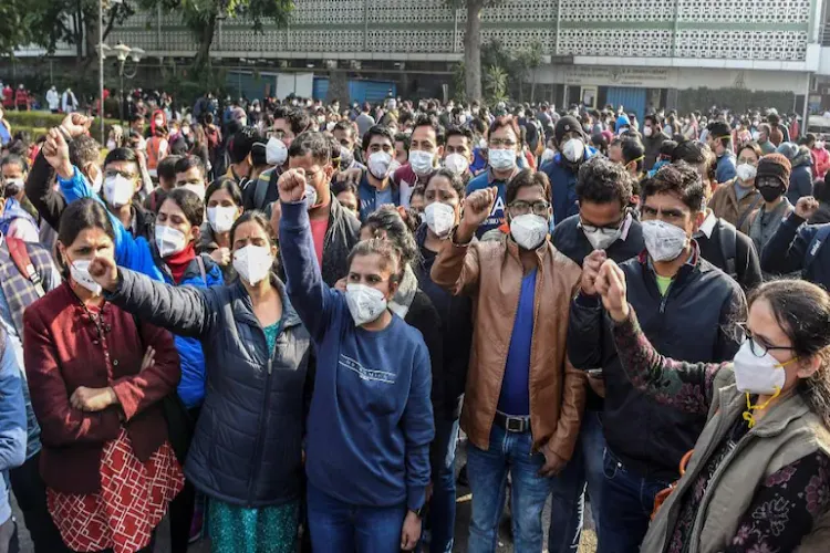 दिल्लीः एम्स नर्स यूनियन आज अनिश्चितकालीन हड़ताल पर