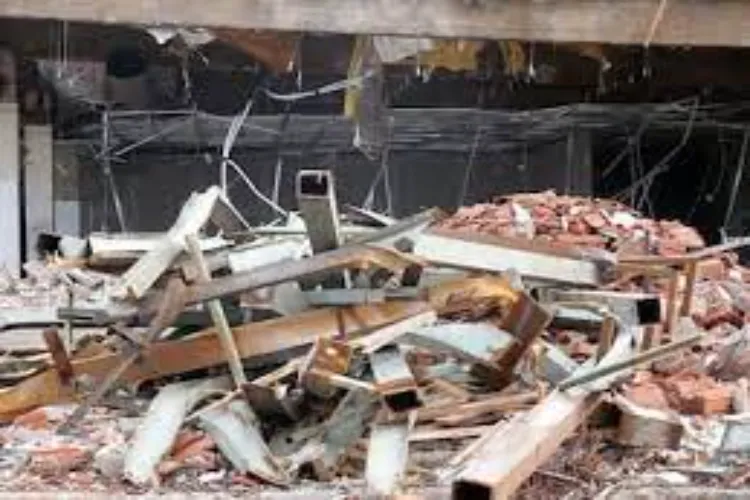दिल्ली के केशवपुरम में दीवार गिरने से 2 की मौत
