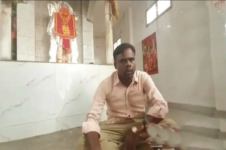 दिल्ली: हनुमान मंदिर के सेवक यूसुफ, नफरत के दौर में बांट रहे भाईचारा