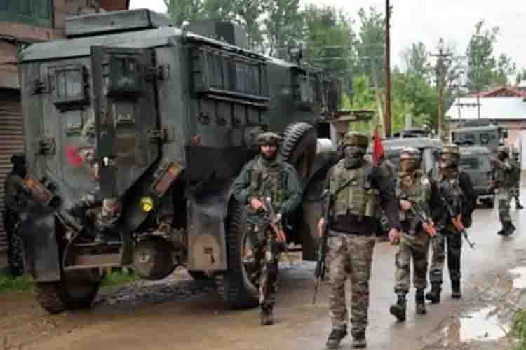 जम्मू-कश्मीर में आतंकी हमला, आईईडी विस्फोट में सीआरपीएफ के 2 जवान घायल