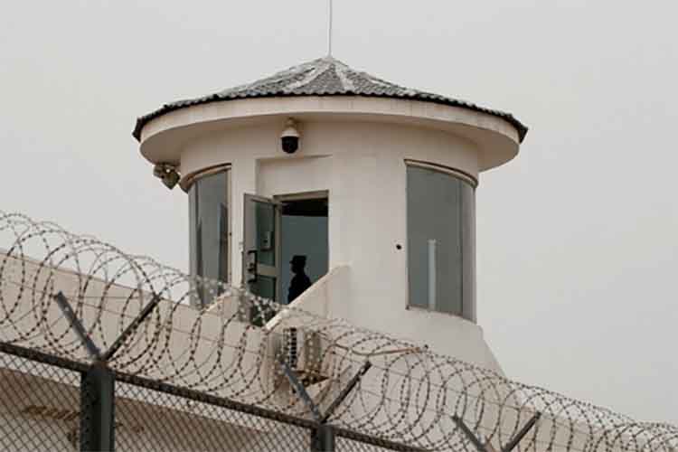 चीन के डिटेंशन कैंपों में मुस्लिम कैदियों को किया जा रहा प्रताड़ित