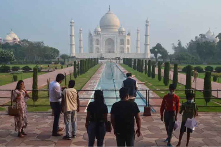 ताजमहल के 20 बंद कमरे खुलवाने के लिए इलाहाबाद हाईकोर्ट में याचिका दायर