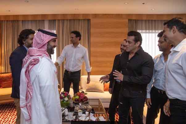 https://www.hindi.awazthevoice.in/upload/news/165235909312_Bollywood_can_strengthen_cultural_ties_between_Saudi_Arabia_and_India_3.jpg