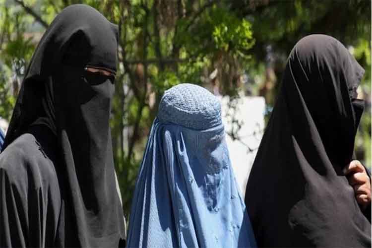 तालिबानी फरमान: अफगानिस्तान में संयुक्त राष्ट्र कर्मचारी पहनें हिजाब 