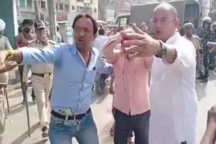 कानपुर: सांप्रदायिक झड़प, 17 हिरासत में