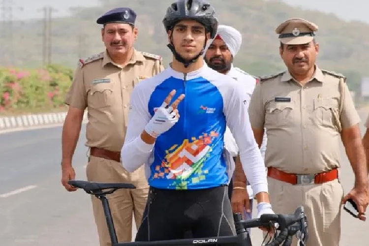 साइकिलिंग: दर्जी के बेटे आदिल अल्ताफ ने जीता पहला गोल्ड