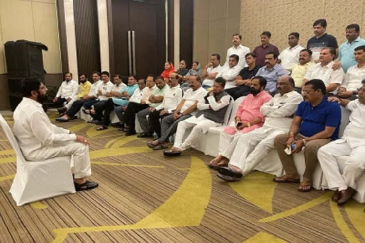 शिवसेना के बागी नेता शिंदे ने 41 विधायकों के समर्थन का दावा किया