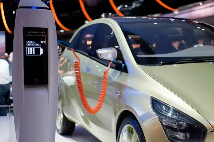 चीन में नए ऊर्जा वाहन हुए लोकप्रिय, हरित विकास पर ध्यान