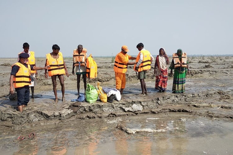 यूपी में गहराया बाढ़ का खतरा (एनडीआरएफ)