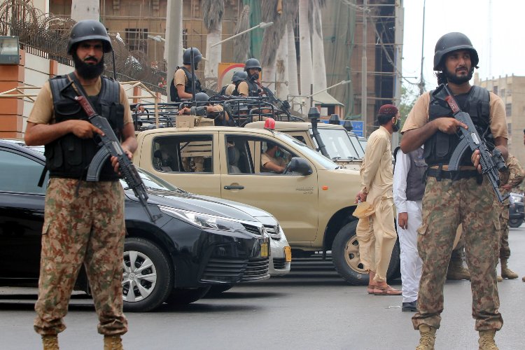 पाकिस्तानः कराची में ईशनिंदा के आरोप के बाद मोबाइल कंपनी के 27 कर्मचारी हिरासत में