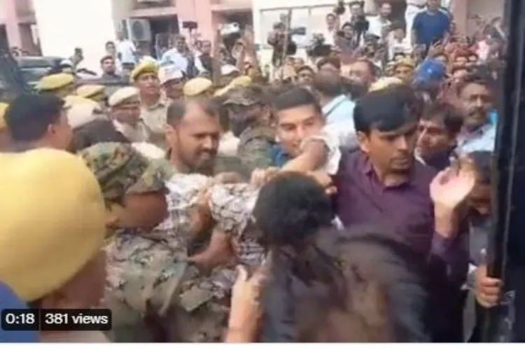 उदयपुर नरसंहारः चार आरोपियों को 10 दिन की पुलिस हिरासत में, जयपुर कोर्ट के बाहर वकीलों ने की पिटाई, देखें वीडियो 