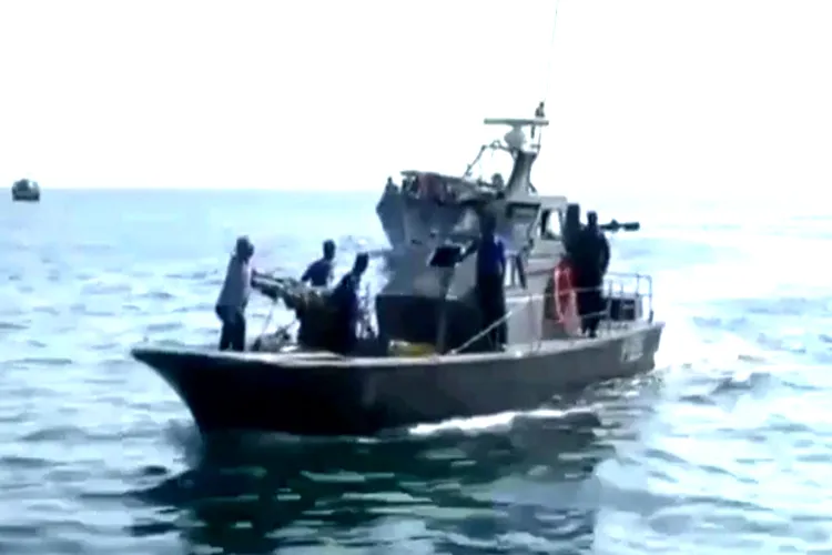 श्रीलंकाई नौसेना ने तमिलनाडु के 6 मछुआरों को किया गिरफ्तार