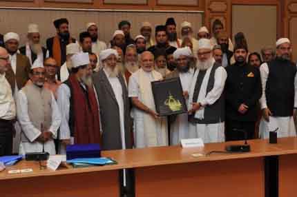 https://www.hindi.awazthevoice.in/upload/news/165771232617_Who_are_Sufis,_where_did_Sufism_come_from,_the_spirituality_and_love_of_Sufis_4.jpg