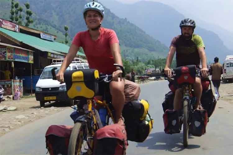 विश्व भ्रमण पर निकले युगल स्टीफन-थेरेसा ने कश्मीर को बताया 'बेहद खुबसूरत'